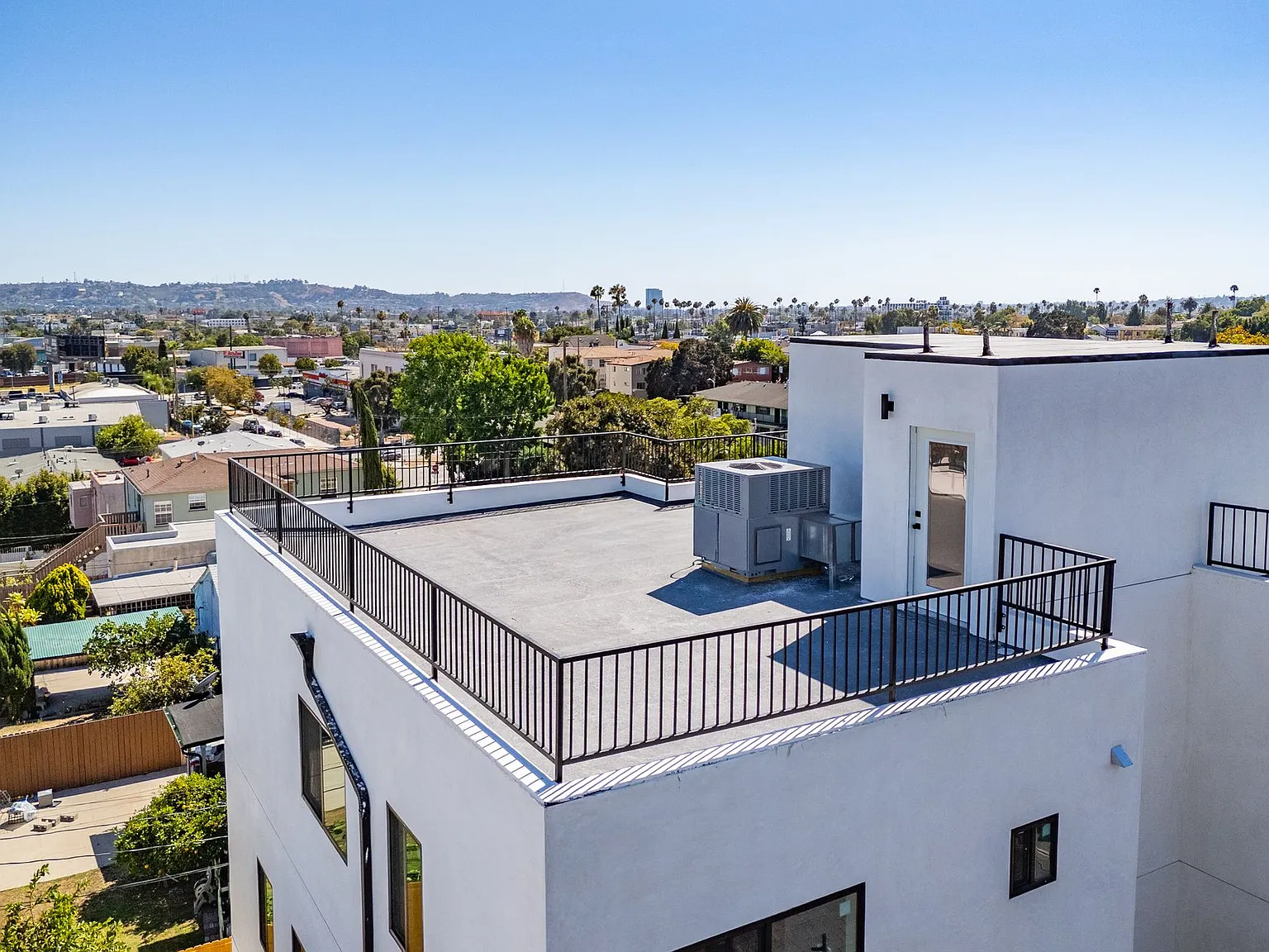 1330 S. Longwood Ave. — Photo 3