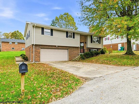 2nd image of 603 Hickory Ln