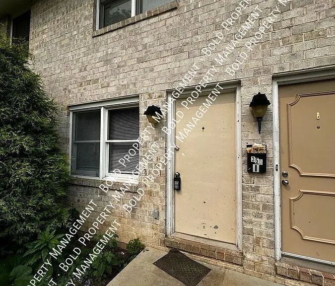 350 Vine St #I — Photo 1