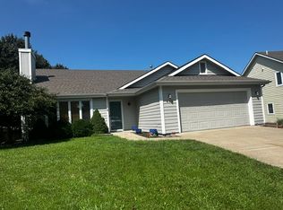 433 Crest Pl, Lawrence, KS 66049