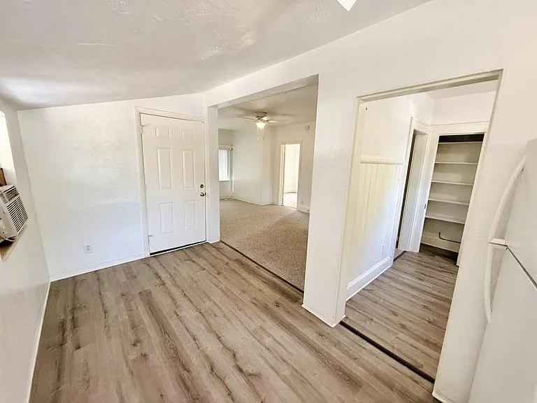 1135 Highland St N — Photo 7