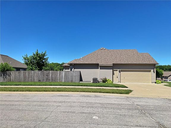 3rd image of 4010 Greywood Ln