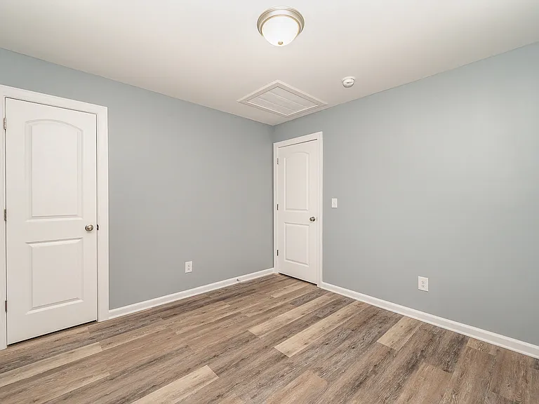 427 N Yadkin Ave — Photo 8