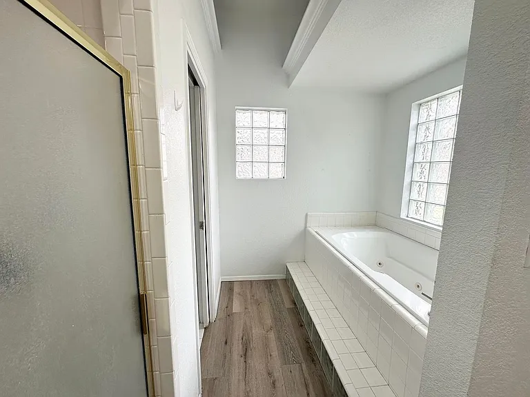 1800 Dukes Dr — Photo 12