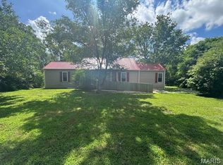 1678 N Hobby Hut Rd, Cuba, MO 65453