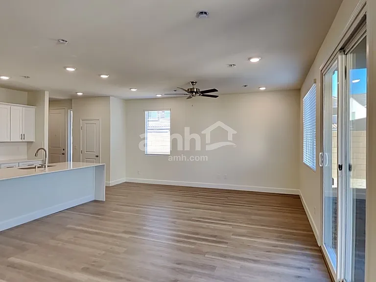 10322 Medusita St — Photo 6