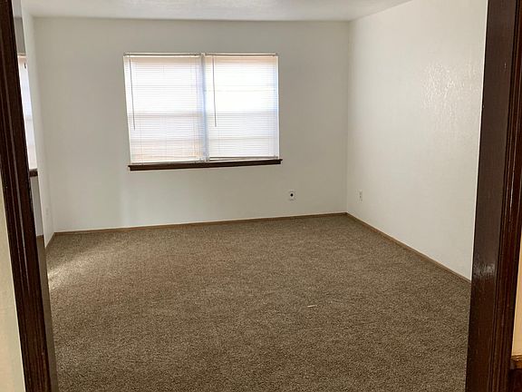 4th image of 1813 NE 56th St