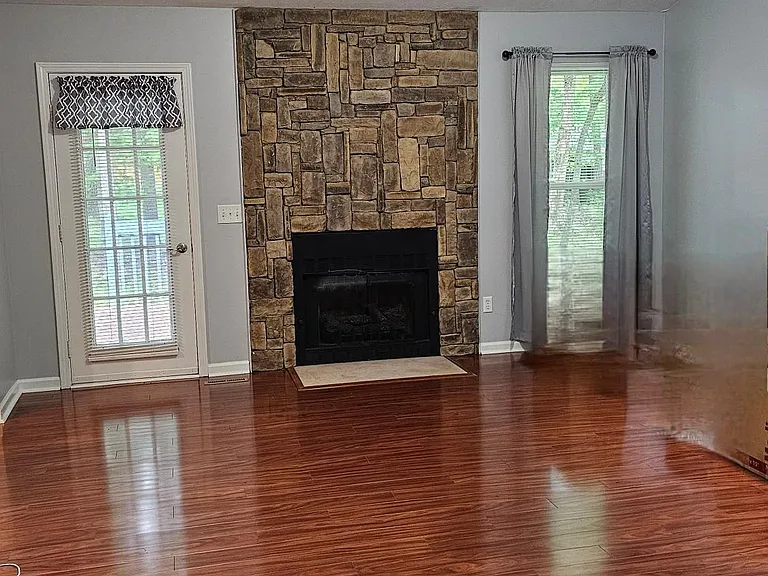 101 Highgate Dr — Photo 3