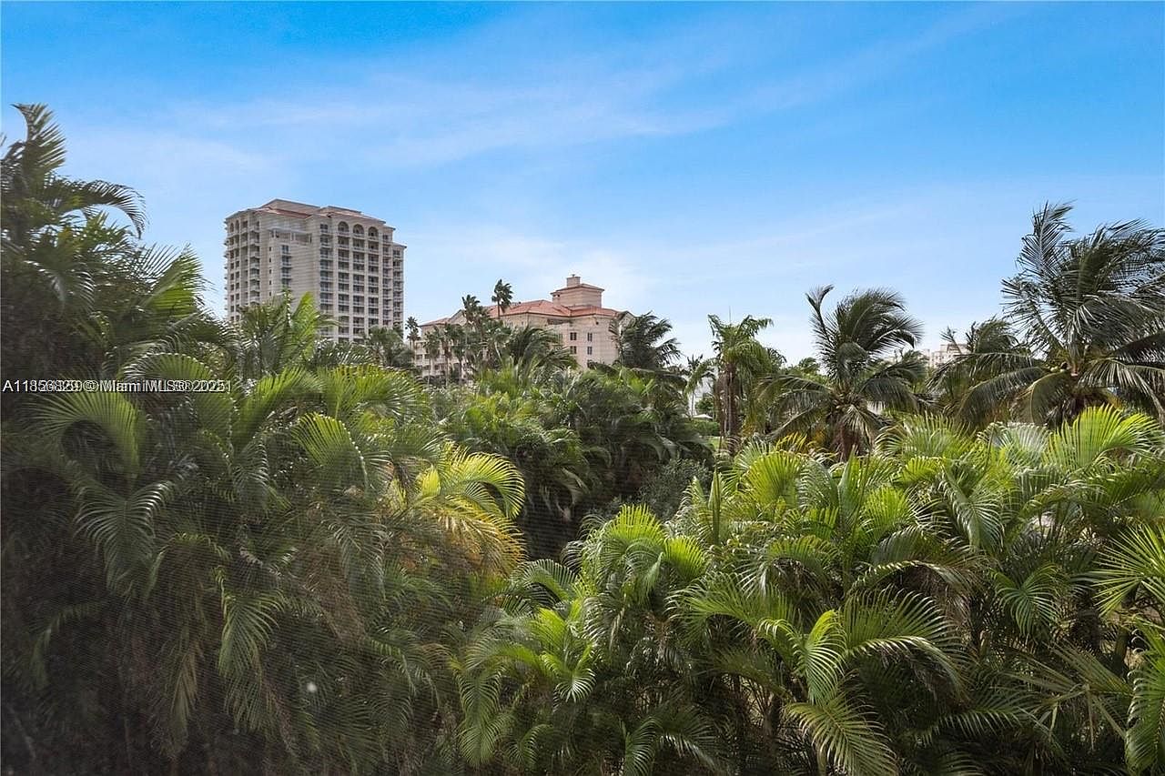 20335 N Country Club Dr APT 209