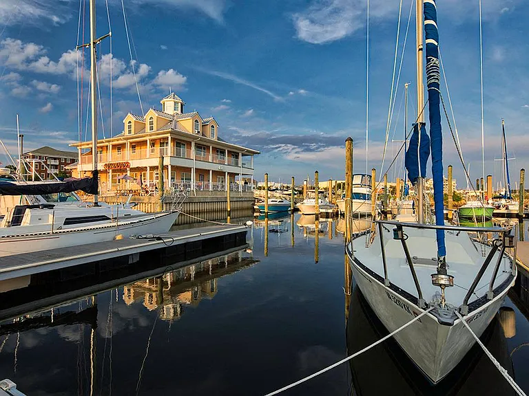 The Port at East Beach Apartments and Marina — Photo 7
