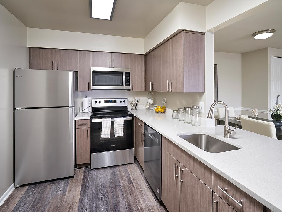 https://my.matterport.com/show/?m=RJv1KpEfUTy&brand=0&play=1&wh=0&qs=1