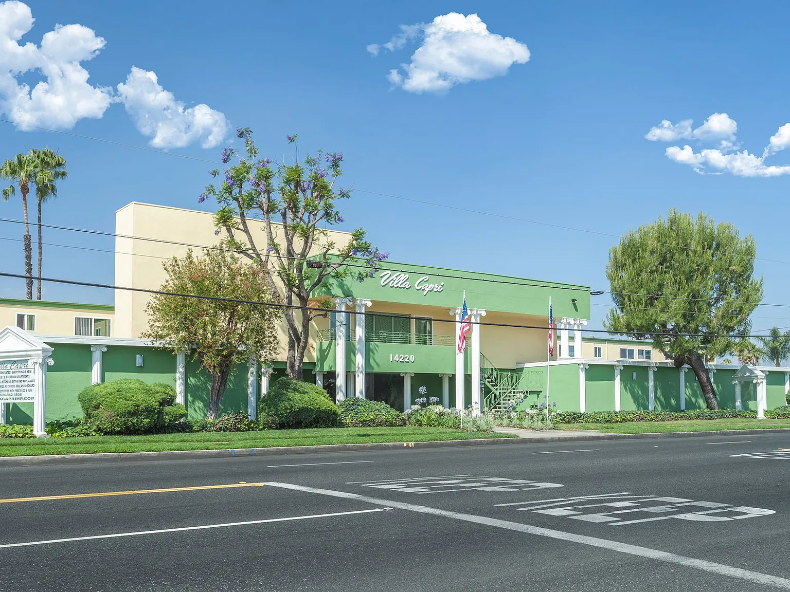 Villa Capri Apartments — Photo 2