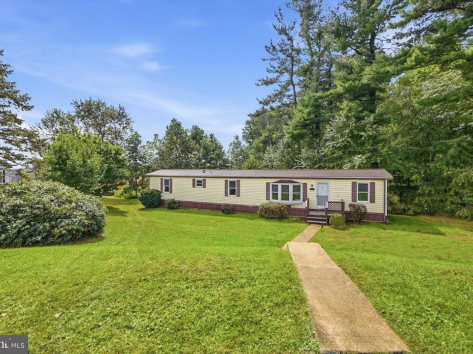 1st image of 1038 Appleville Rd