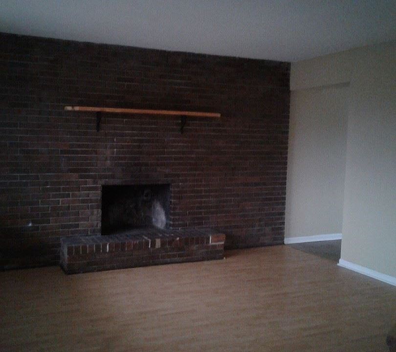 2nd image of 282 E Chris Dr