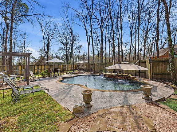 3rd image of 102 Wimberly Way