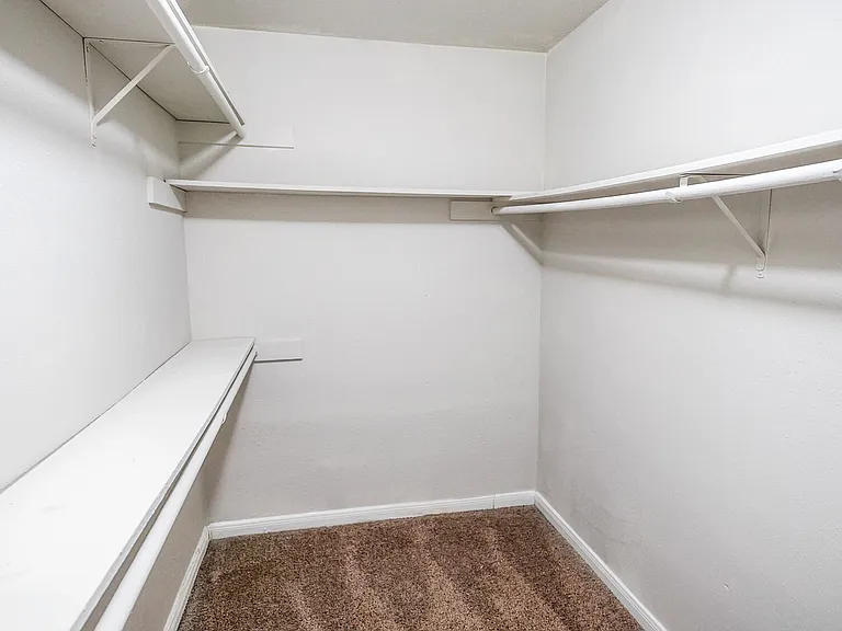 La Esencia Apartments — Photo 18