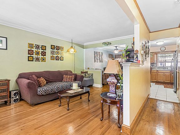 4th image of 2941 Bronxwood Ave