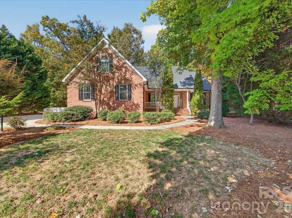 40255 Falcon Crest Ln, New London, NC 28127