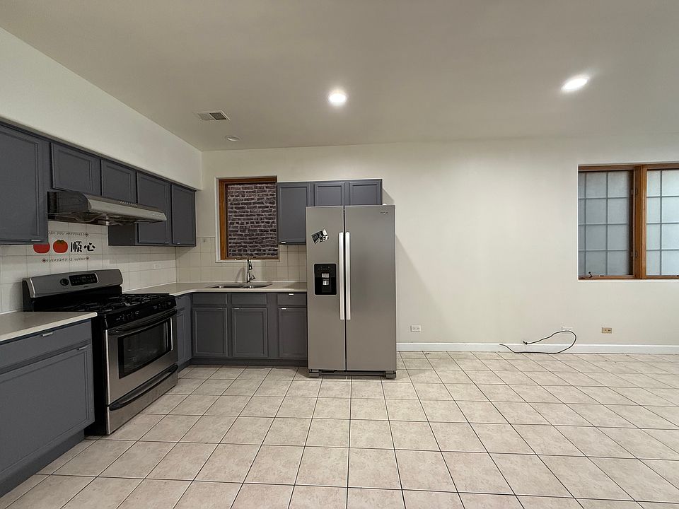 1st image of 2408 S Wentworth Ave Floor 2
