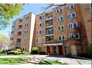 1333 Maple Ave APT 2D, Evanston, IL 60201