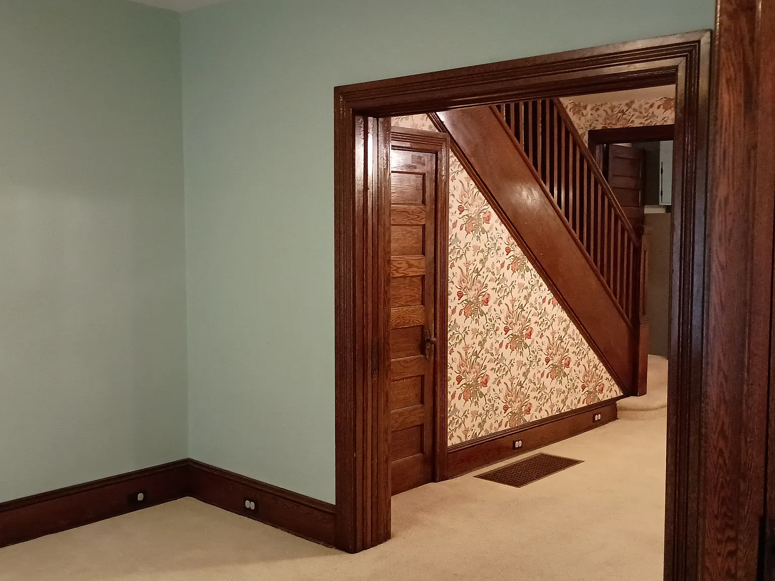 3 bed, 1.5 bath, 1610 sqft, $1,700 — Photo 2