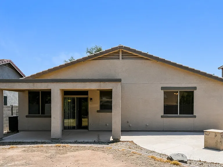 1062 E Nickleback St — Photo 15