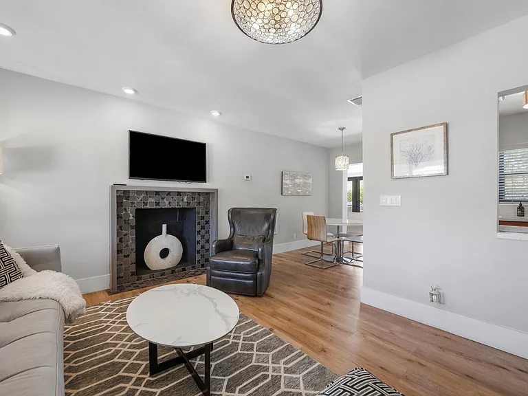 115 Highland Ln — Photo 9