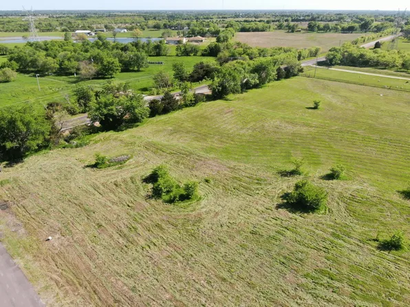 4005 Rolling Ln, Greenville, TX 75401