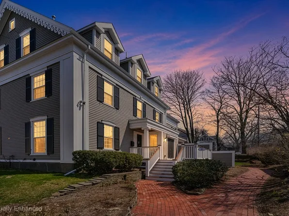 81 Forest St #81, Medford, MA 02155