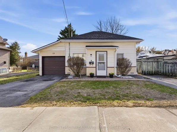 23 Guelph St, Quinte West, ON K8V 4G2