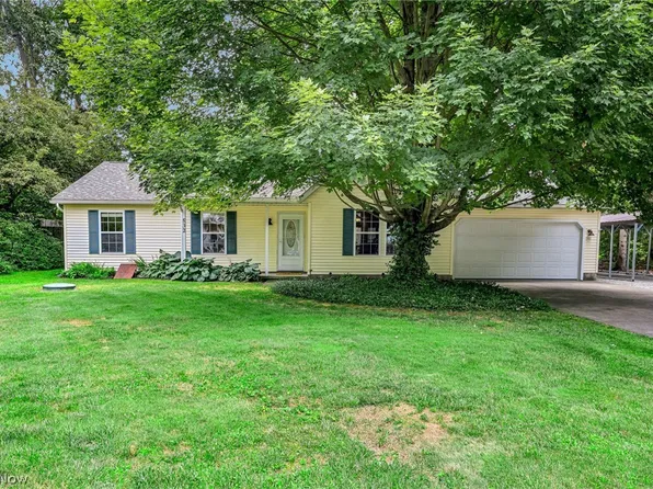 532 E River View Dr, Austinburg, OH 44010