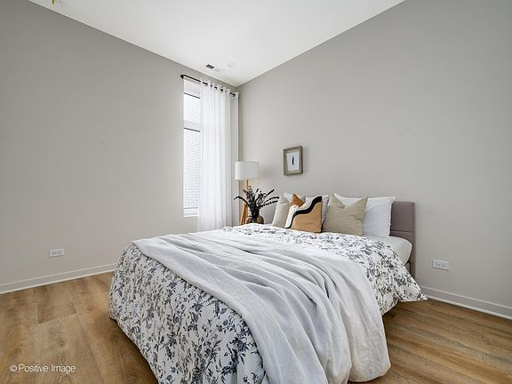 5th image of 3153 N Tripp Ave #205