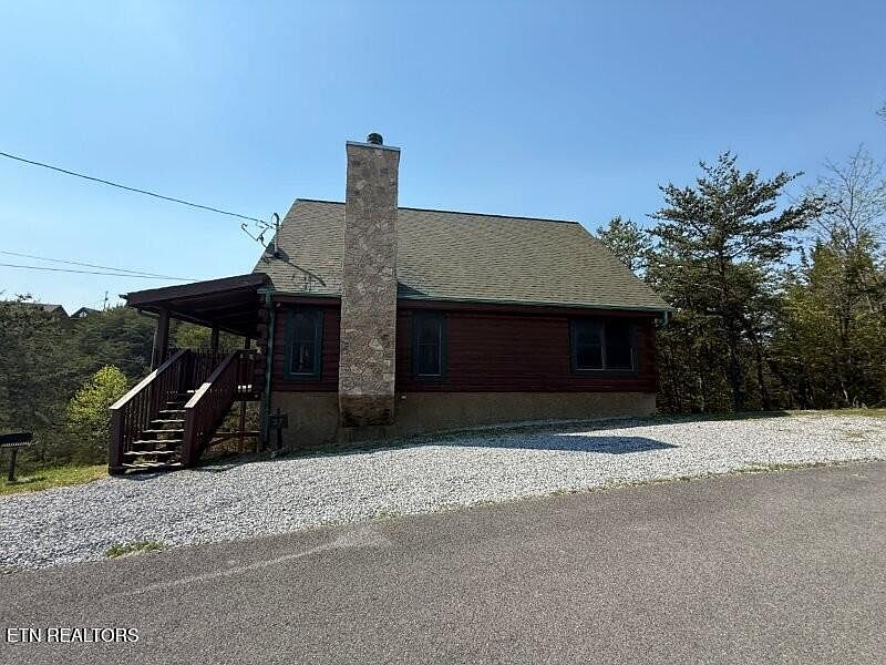 1st image of 2523 Fleming Way