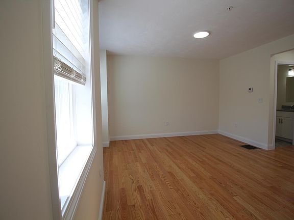 5th image of 7 Gorham St #11