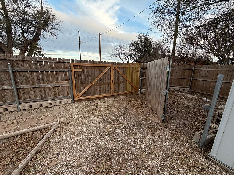 3408 Upland Ave — Photo 27