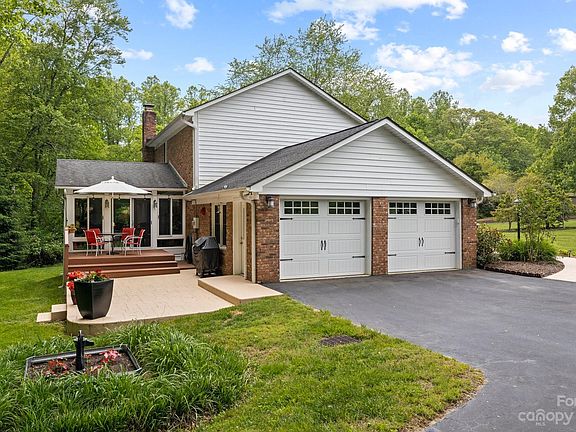 4th image of 208 Lichen Ln