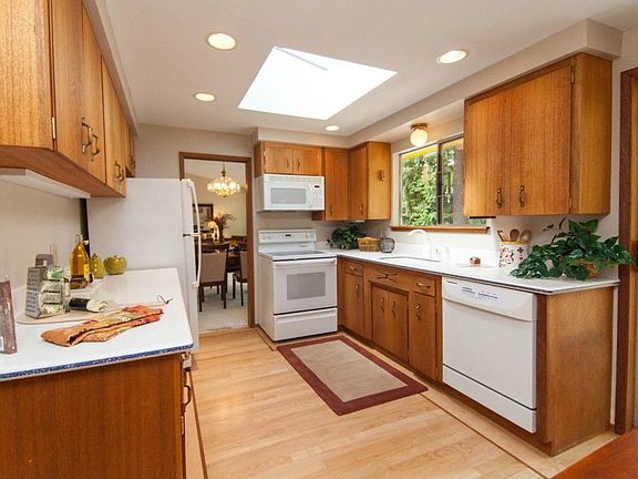 5th image of 12548 SE 52nd St