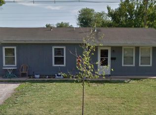 1712 Hedge Rd, Champaign, IL 61821