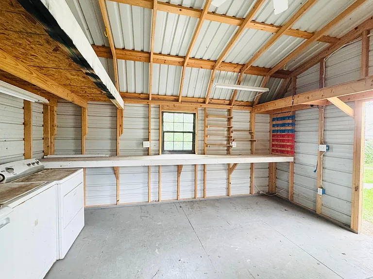 1510 E Harris Ave — Photo 8