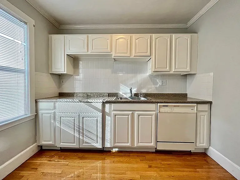 84 Baker Ave #R — Photo 1