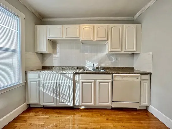84 Baker Ave #R, Lexington, MA 02421