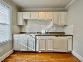 84 Baker Ave, Lexington, MA