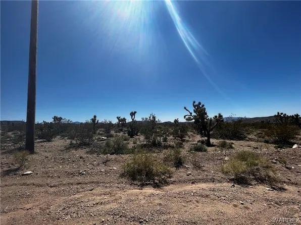 8878 W Leonard Dr, Willow Beach, AZ 86445
