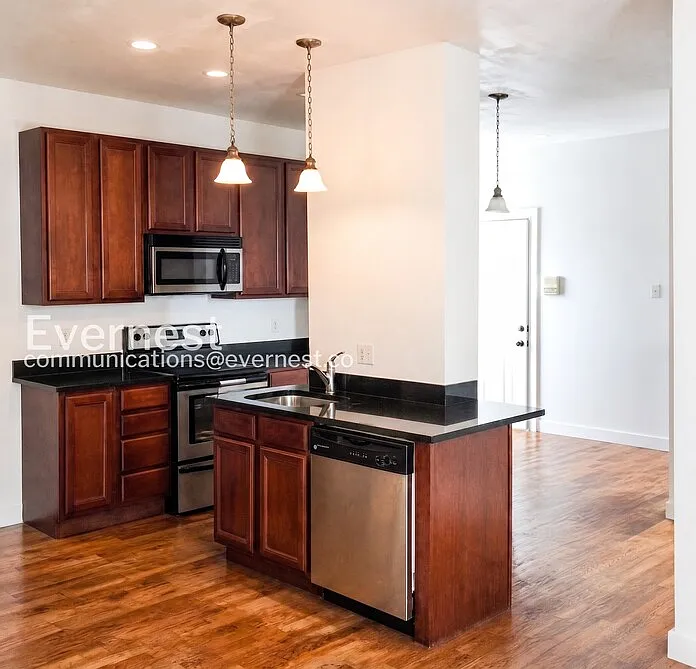 1 bed, 1.0 bath, 625 sqft, $1,625 — Photo 2