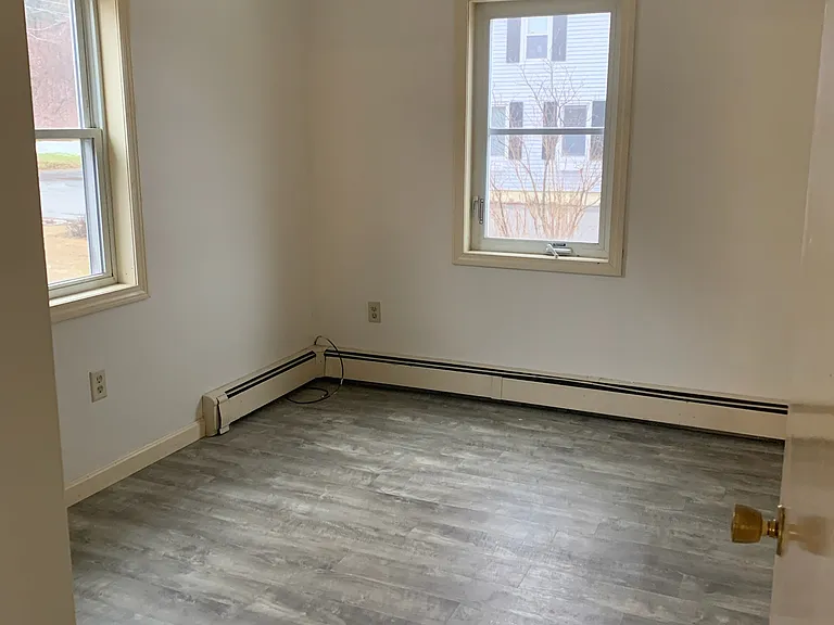 251 Pleasant St #1 — Photo 4