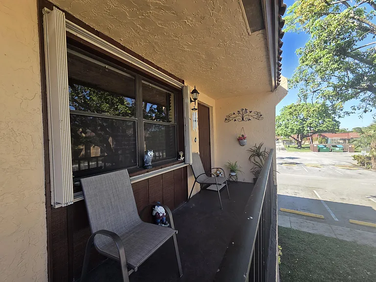 5975 Forest Hill Blvd — Photo 2
