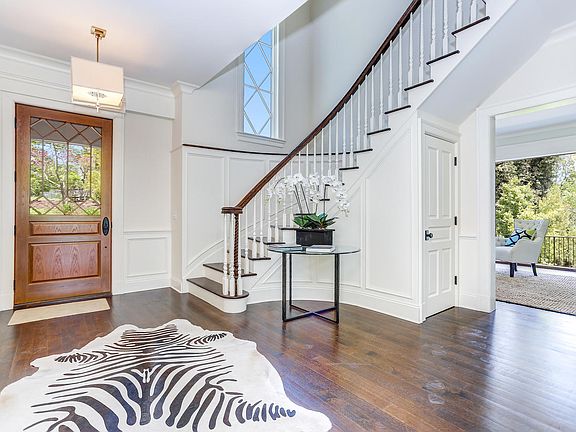 Foyer - Royal Regatta