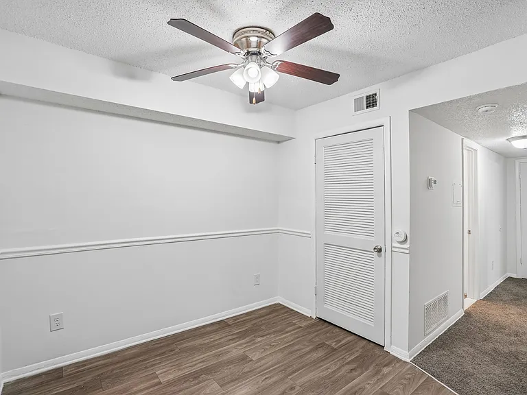 Lewis on Cascade Apartments — Photo 28
