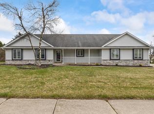 1151 Glacier PASS, Slinger, WI 53086