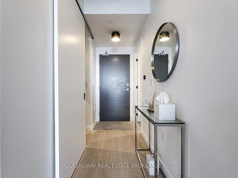 21 Lawren Harris Sq #812 — Photo 5